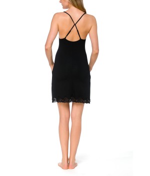 Detalle espalda nuisette micromodal encaje negro tirantes cruzados
